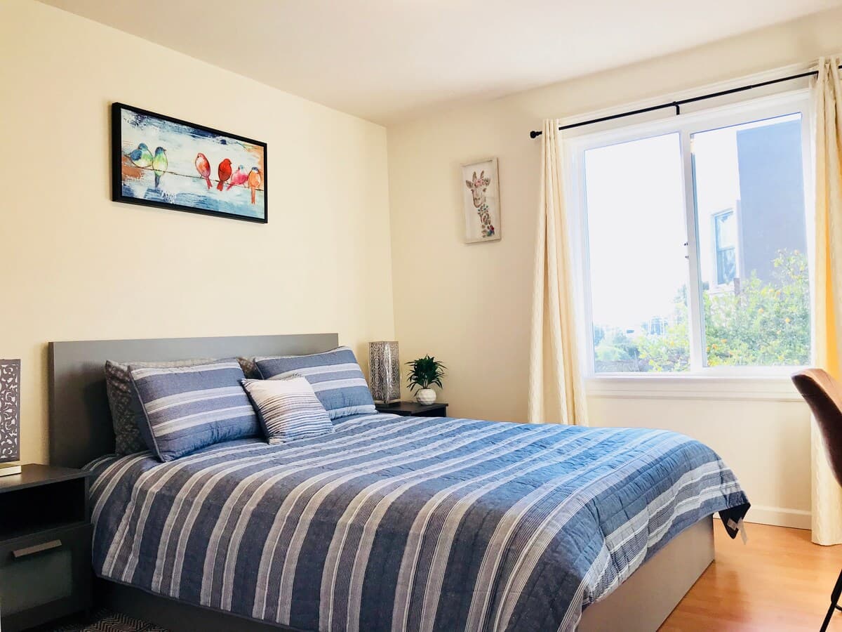 Relaxed 3B/2Ba Home with Private Parking - Photo 41
