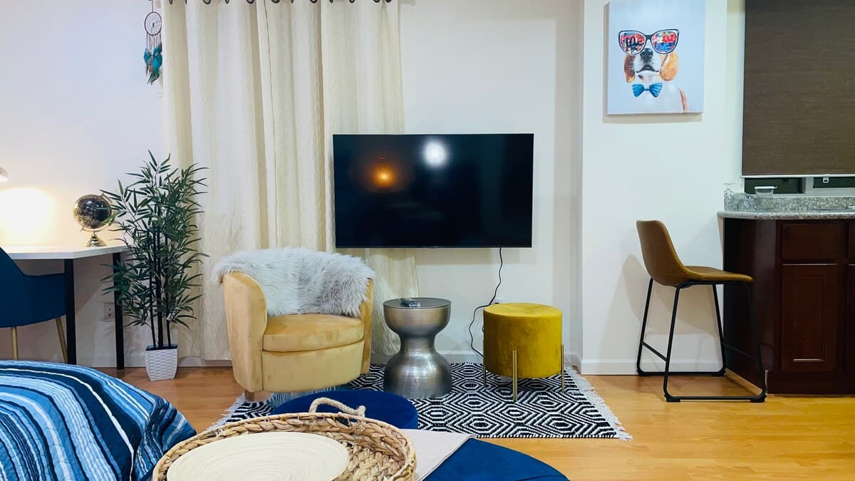 Relaxed 3B/2Ba Home with Private Parking - Photo 66