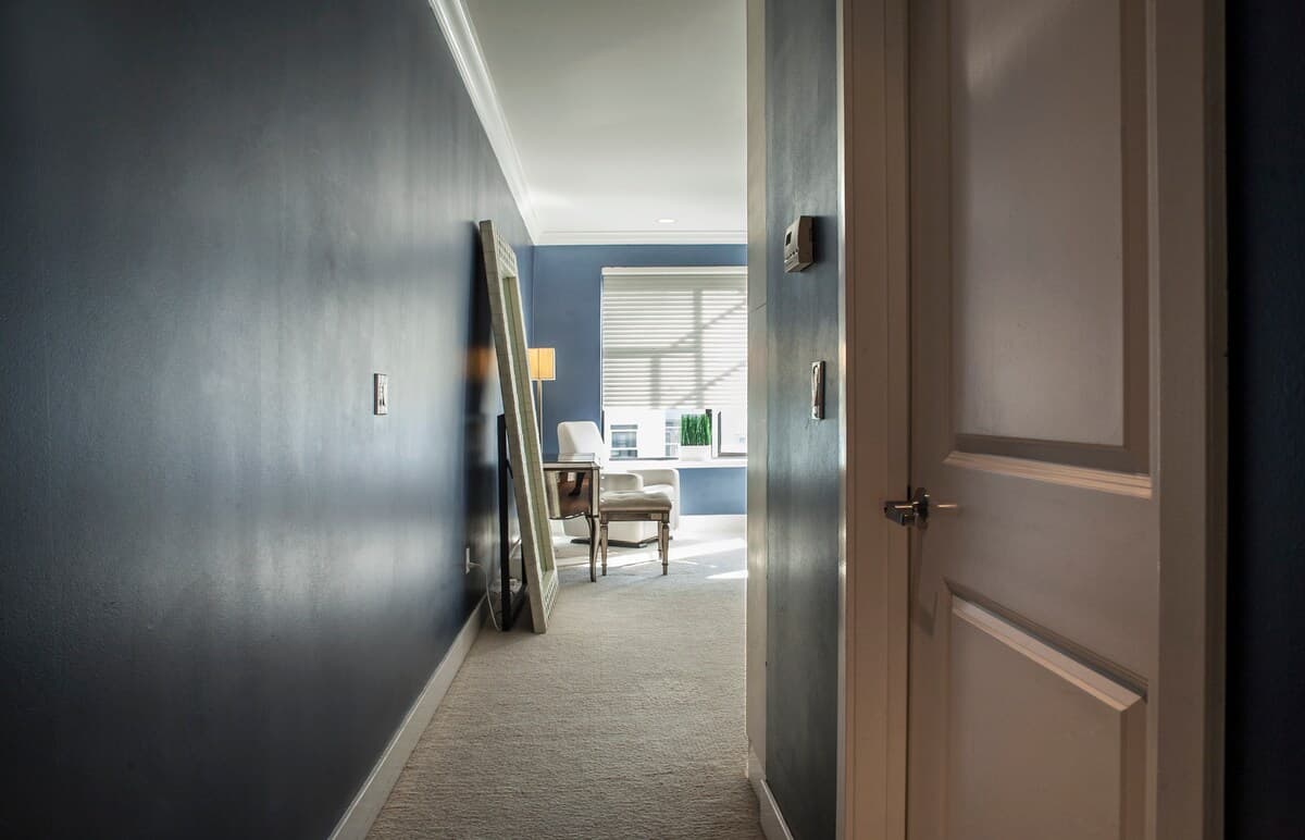 Elevator Opens Into FlatNob Hill 3BR, 2 Parking - Photo 27