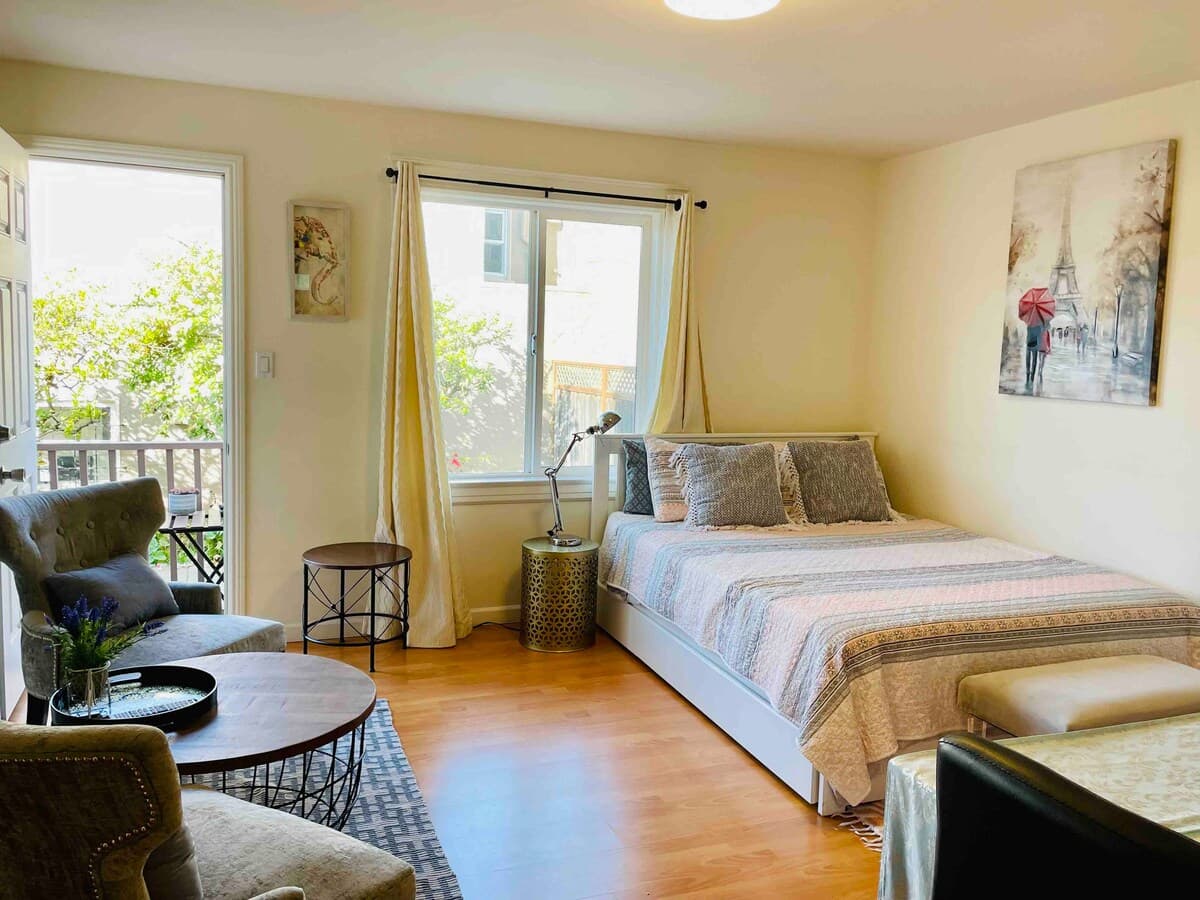 Relaxed 3B/2Ba Home with Private Parking - Photo 78