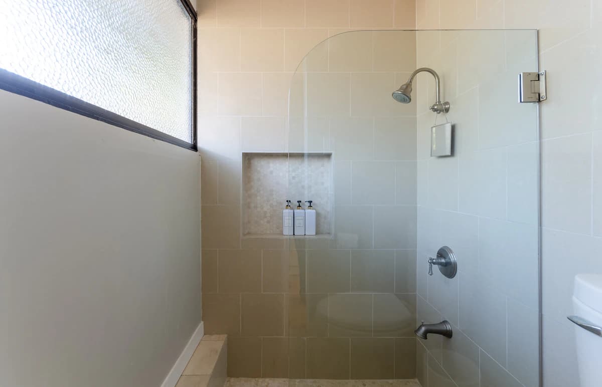 Home in Palo Alto · ★5.0 · 5 bedrooms · 6 beds · 3 baths - Image 25