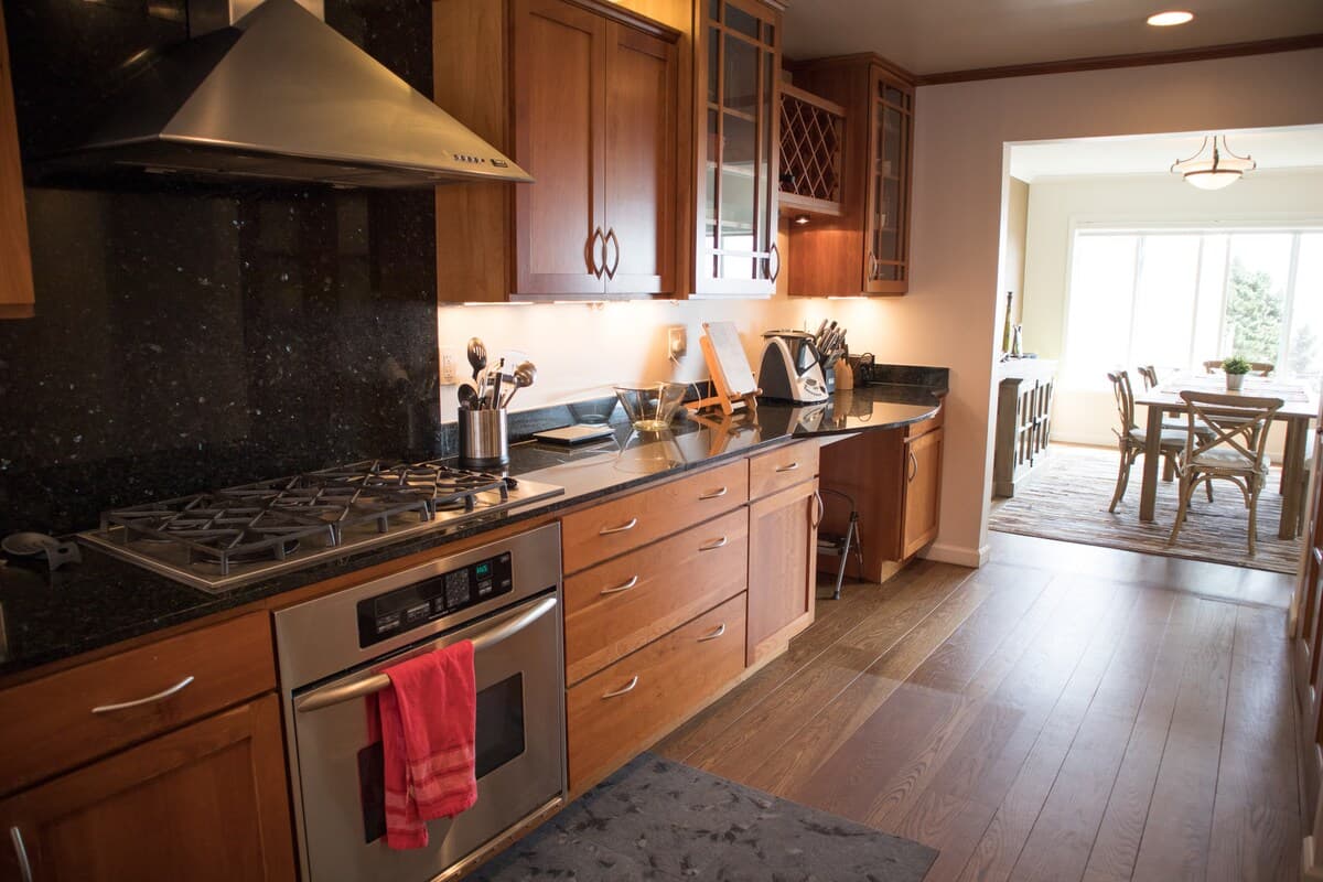 Noe Valley Condo with Bay Views & Workspace - Photo 13