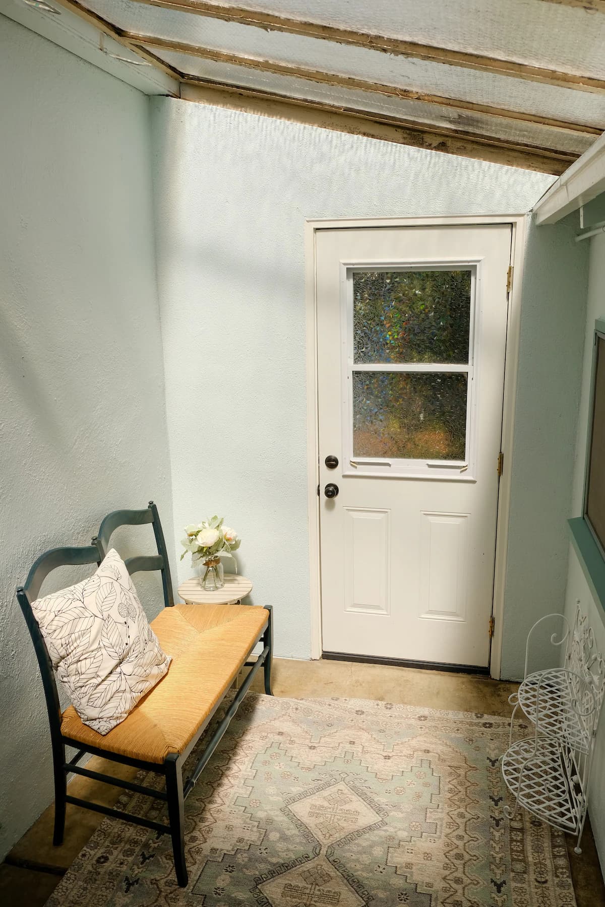 Home in Palo Alto · ★4.93 · 2 bedrooms · 4 beds · 1 bath - Image 4
