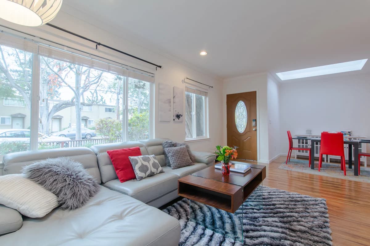 Condo in Palo Alto · ★4.81 · 3 bedrooms · 4 beds · 2 baths - Image 3
