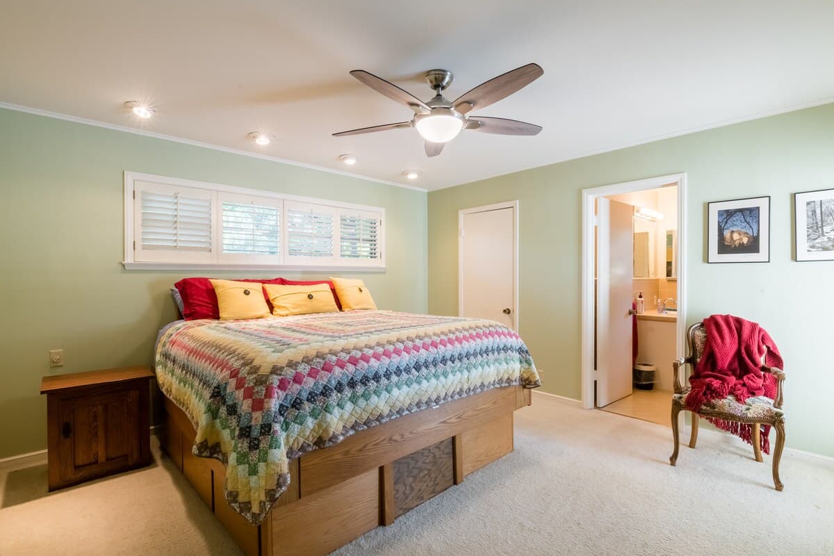 Home in Menlo Park · ★4.91 · 4 bedrooms · 5 beds · 2.5 baths - Image 18