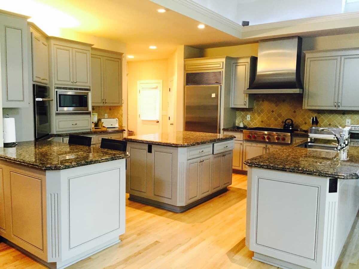 Home in Menlo Park · ★4.84 · 5 bedrooms · 6 beds · 4.5 baths - Image 5