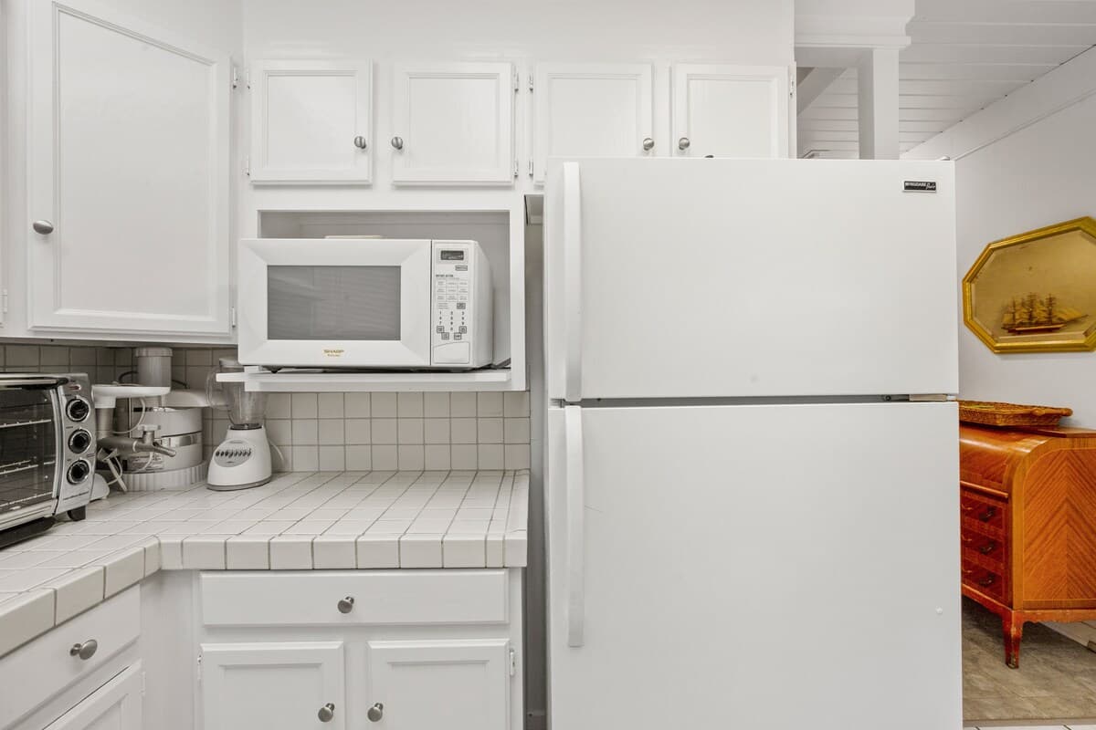 Home in Menlo Park · ★4.67 · 2 bedrooms · 2 beds · 1 bath - Image 10
