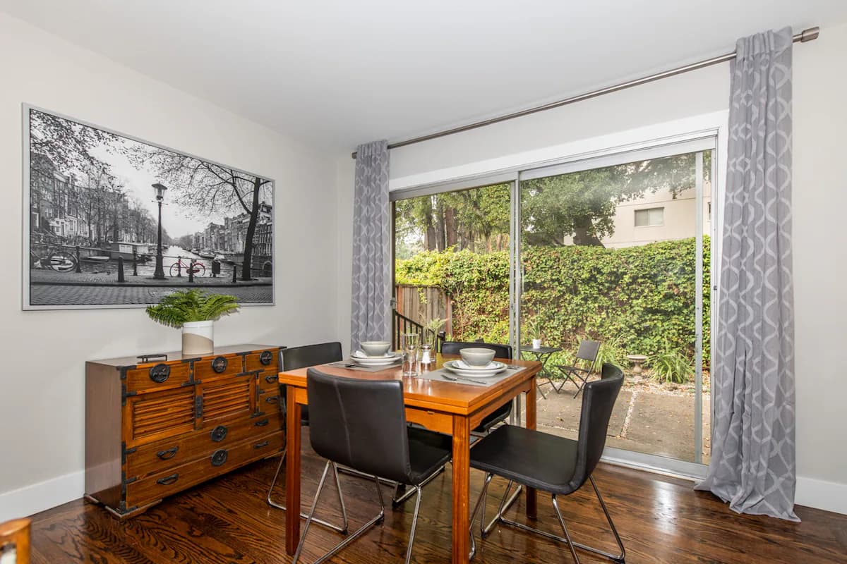 Condo in Palo Alto · ★4.92 · 1 bedroom · 1 bed · 1 bath - Image 6