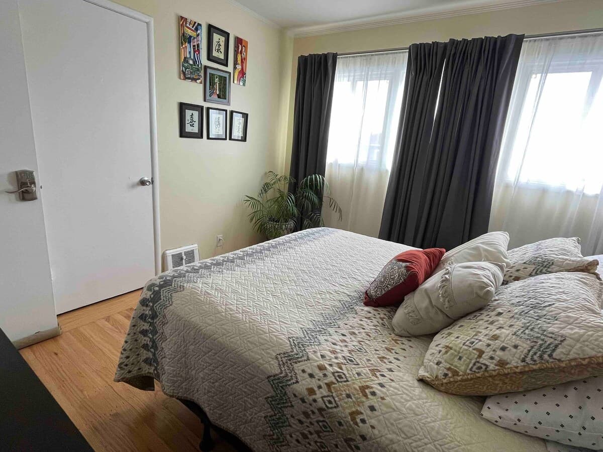 Home in Daly City · ★4.86 · 2 bedrooms · 2 beds · 1 bath - Image 24