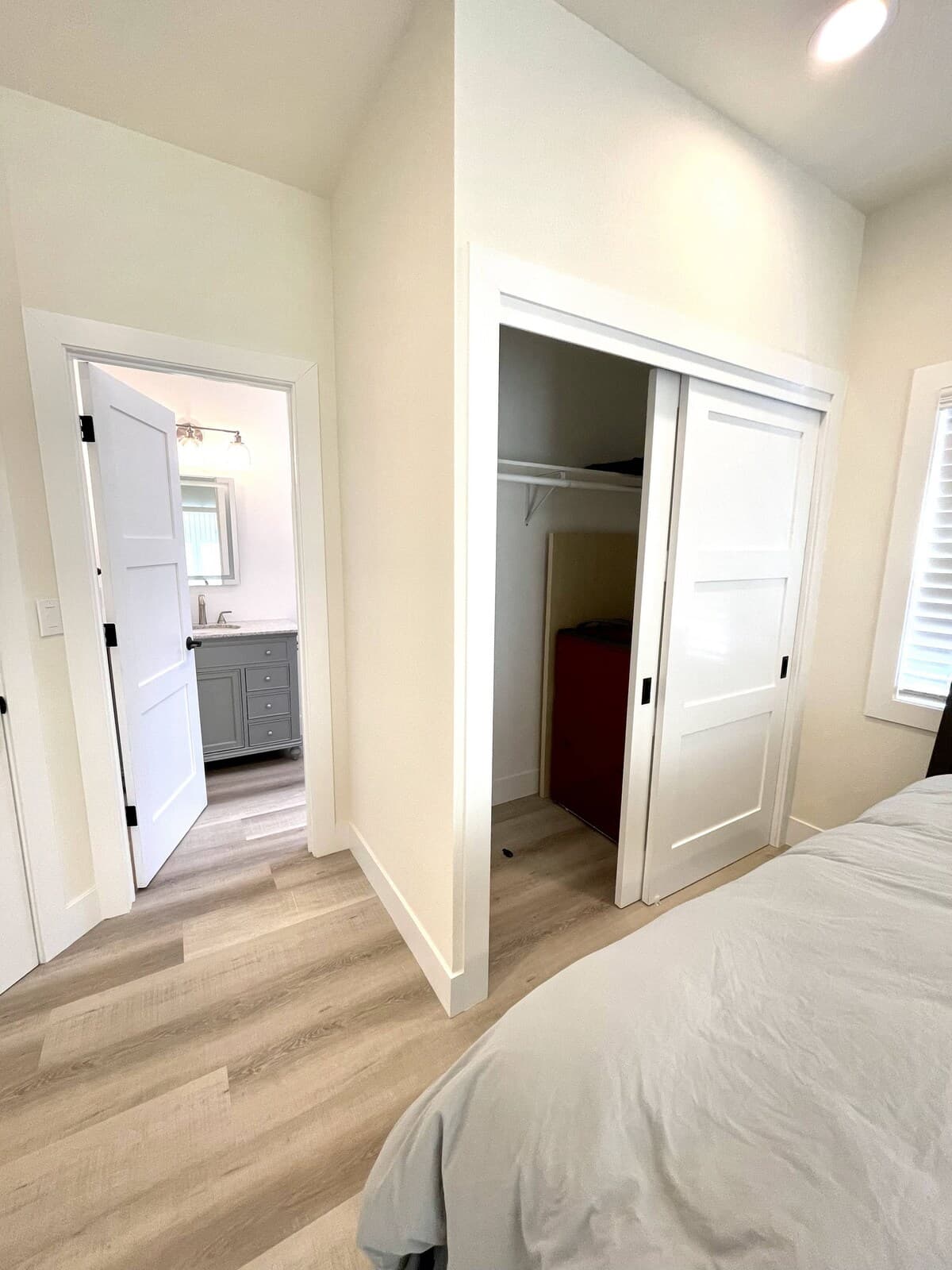 Private Entrance & Bath, Steps to Caltrain - Photo 18