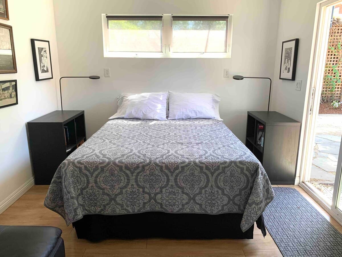 Guesthouse in Menlo Park · ★4.92 · Studio · 2 beds · 1 bath - Image 10