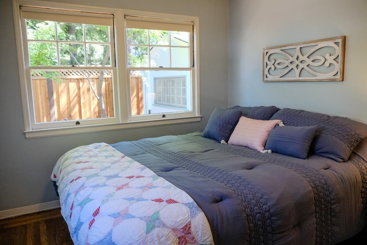 Home in Palo Alto · ★4.93 · 2 bedrooms · 4 beds · 1 bath - Image 10