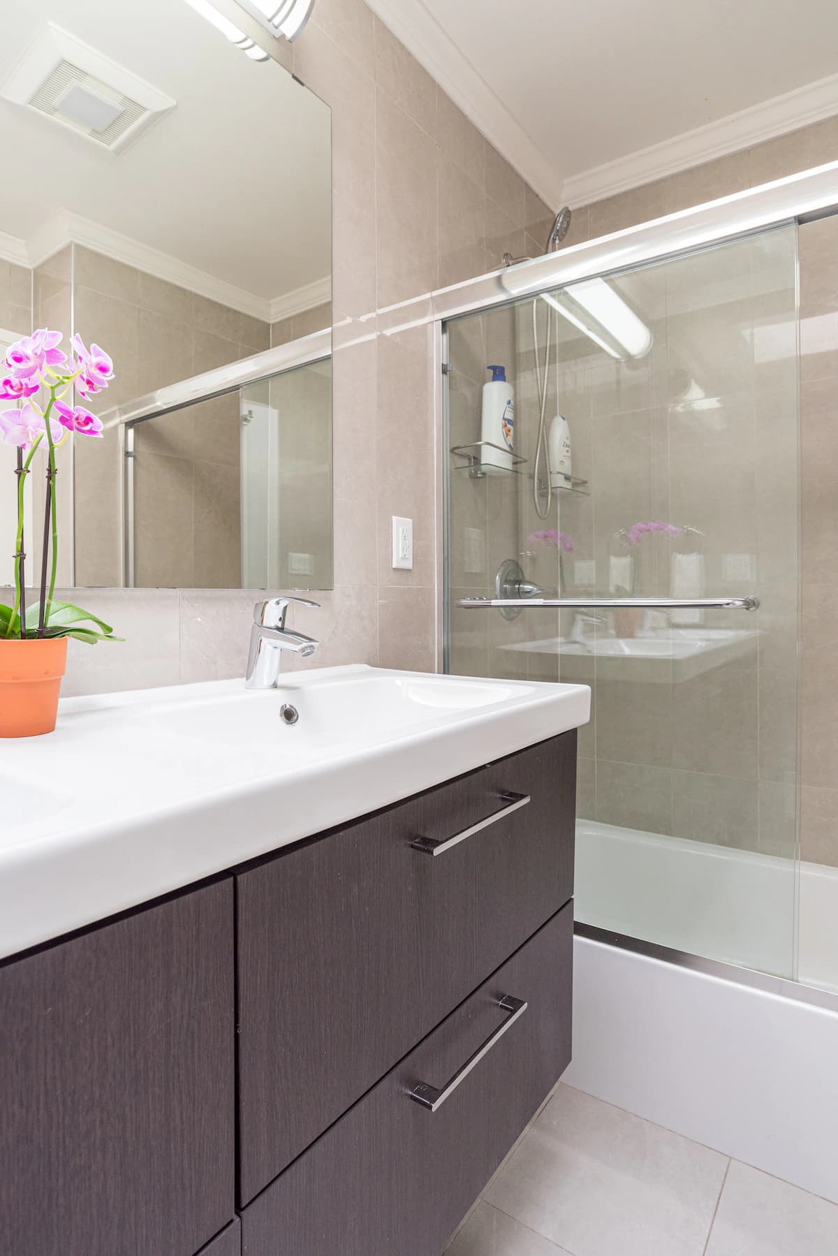 Home in Daly City · ★4.93 · 3 bedrooms · 4 beds · 2 baths - Image 40