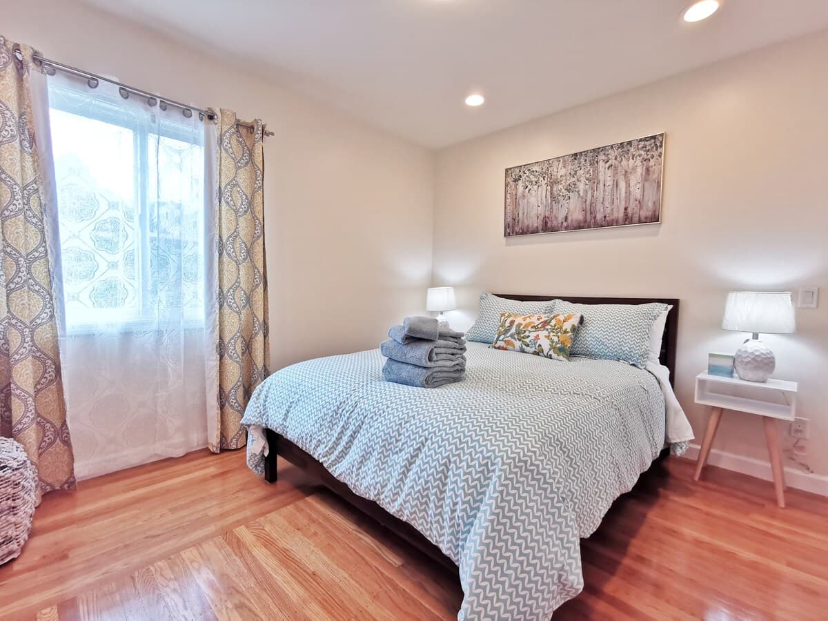 Private Upper Level, 3BR/3BA Near BART - Photo 19