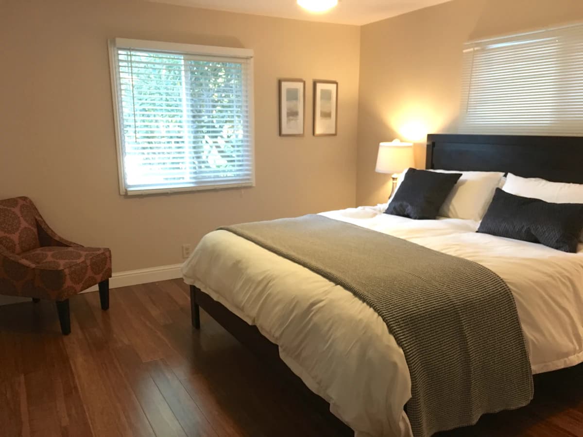 Home in Redwood City · ★5.0 · 1 bedroom · 1 bed · 1 bath - Image 7