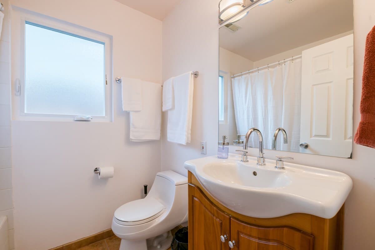 Charming guest unit in picturesque Palo Alto - Image 25