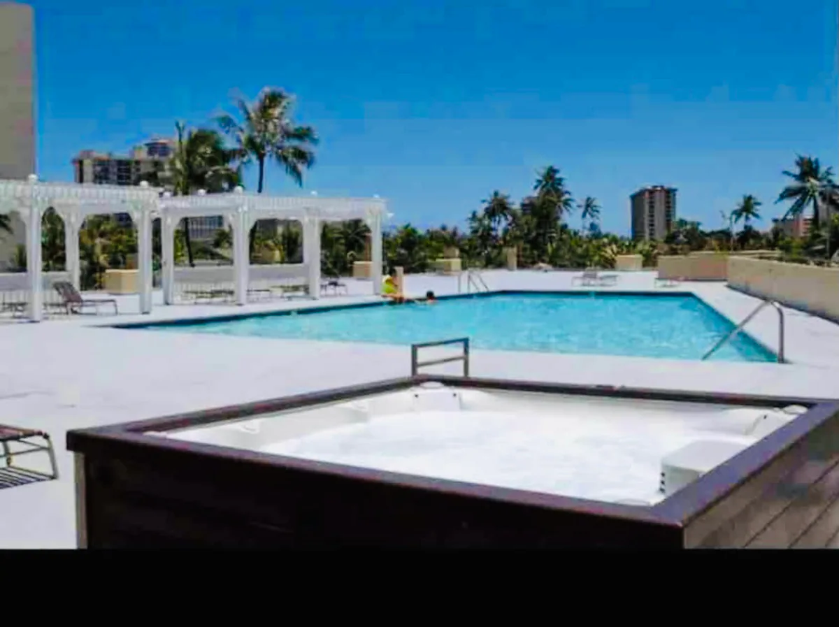 Condo in Honolulu · ★4.58 · 2 bedrooms · 3 beds · 2 baths - Image 16
