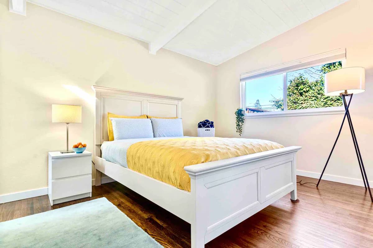 Home in Menlo Park · ★4.81 · 4 bedrooms · 7 beds · 2 baths - Image 11