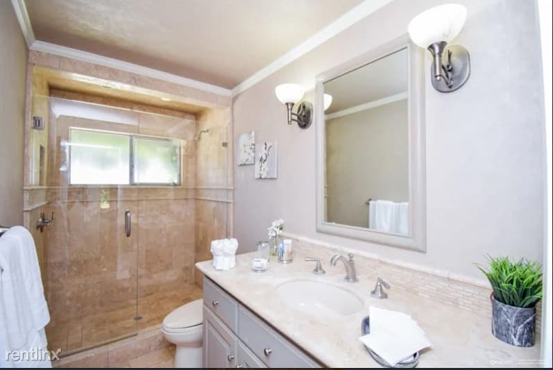 Home in Los Altos · ★4.36 · 5 bedrooms · 5 beds · 3.5 baths - Image 14