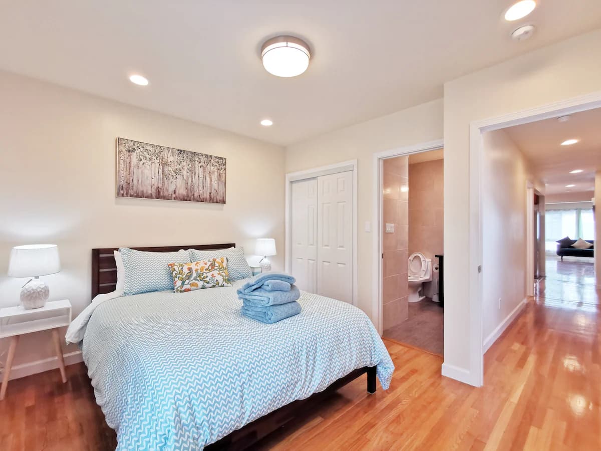 Private Upper Level, 3BR/3BA Near BART - Photo 18