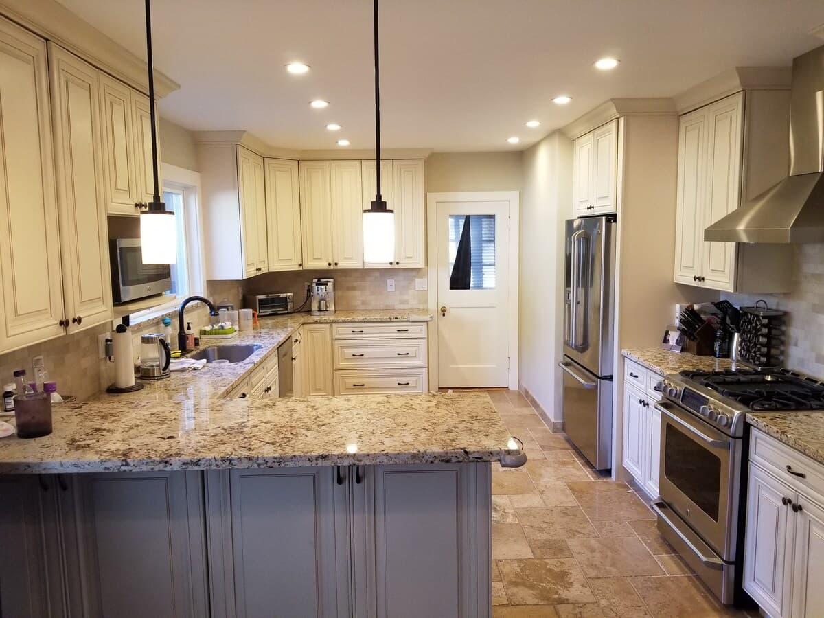 Remodeled Home Near Stanford, Private Yard - Photo 9