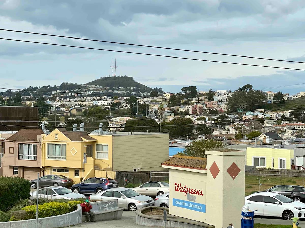 Home in Daly City · ★4.88 · 5 bedrooms · 8 beds · 2 baths - Image 69