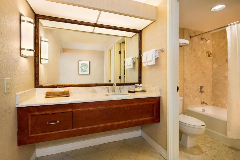 Studio Suite with Balcony - Oceanfront Resort - Image 7
