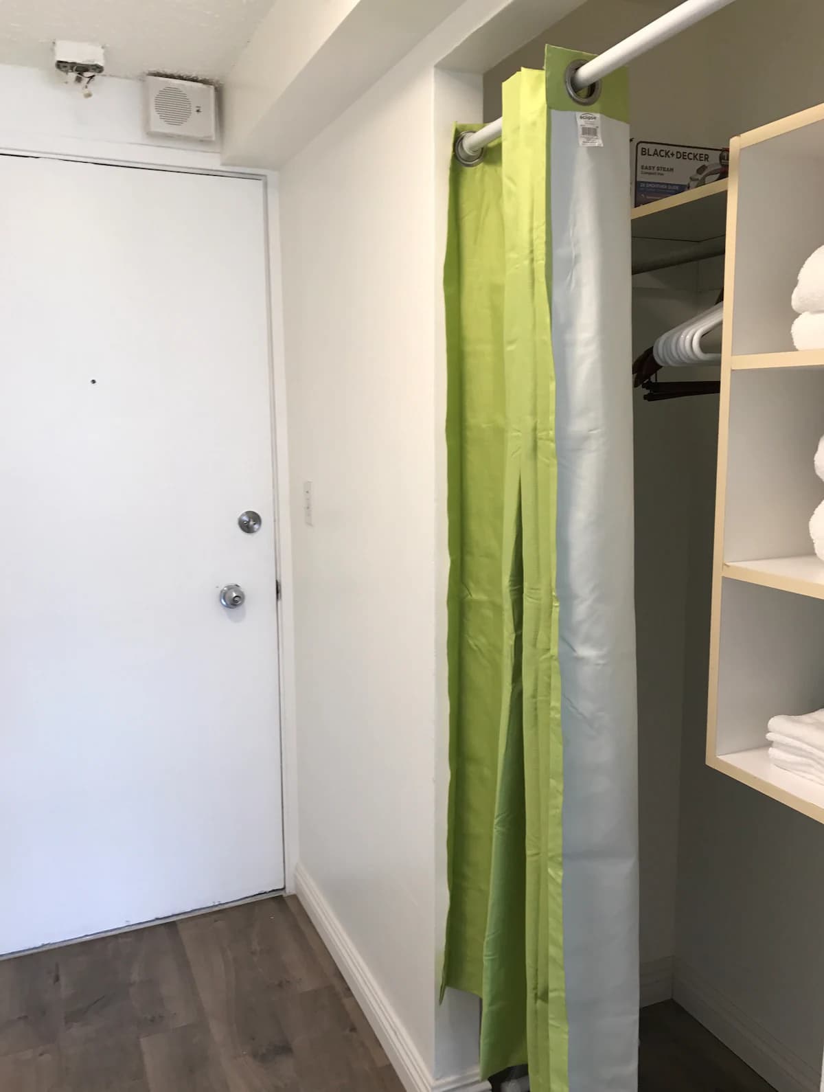 Lovely & Clean Unit | Minutes to Waikiki Beach - Image 23