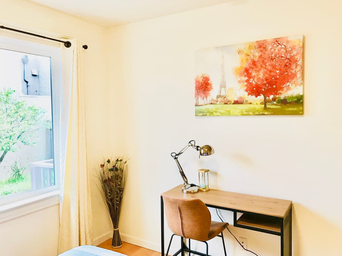 Relaxed 3B/2Ba Home with Private Parking - Photo 43