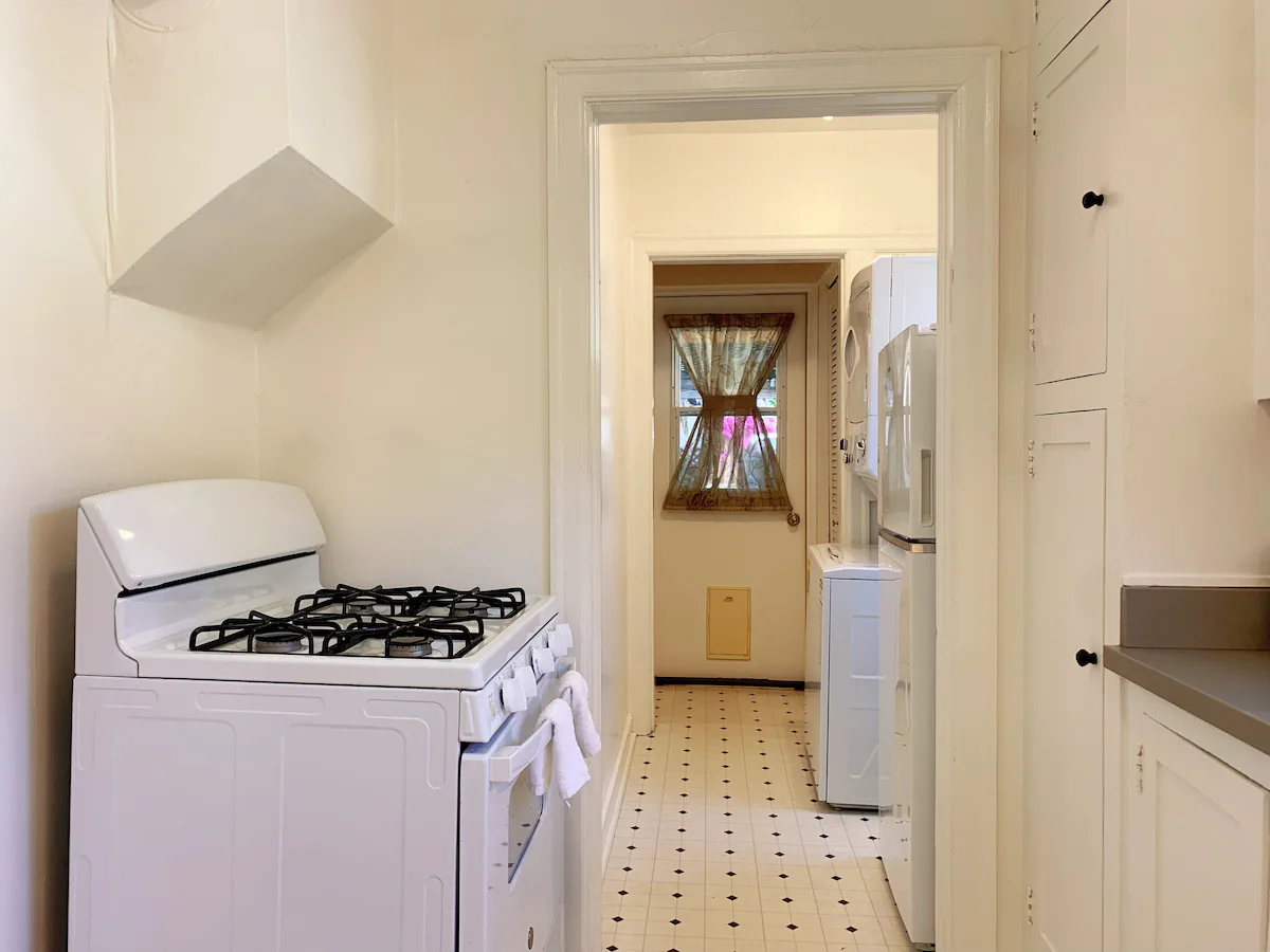 Home in Palo Alto · ★4.8 · 2 bedrooms · 3 beds · 1 bath - Image 5