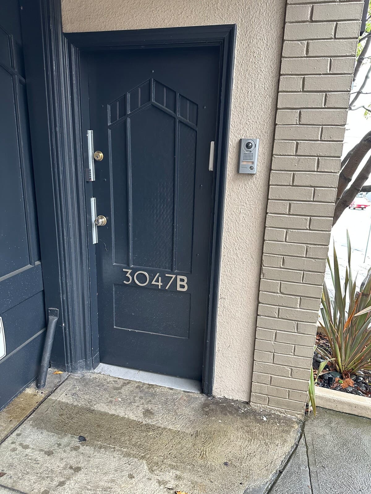 1926 Marina condo, private entrance, garden view - Photo 15