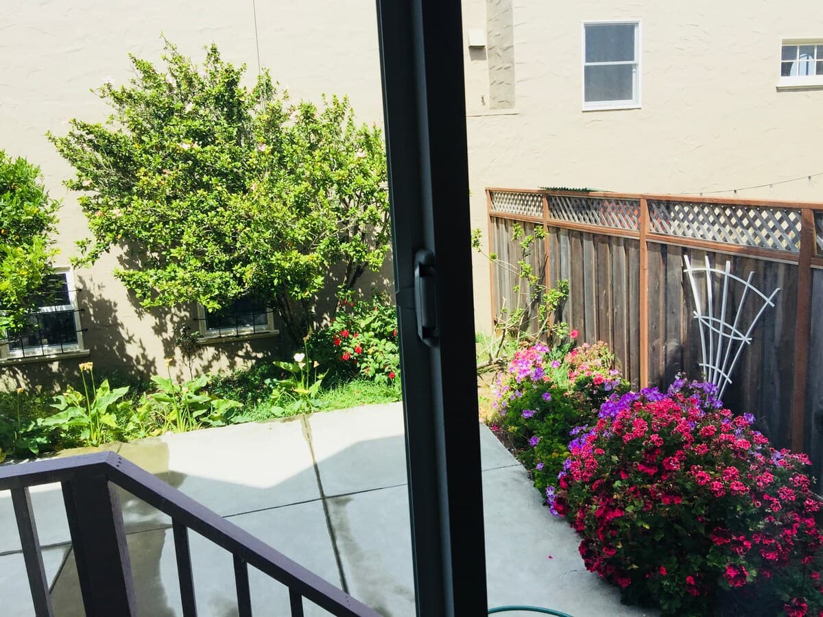 Relaxed 3B/2Ba Home with Private Parking - Photo 52