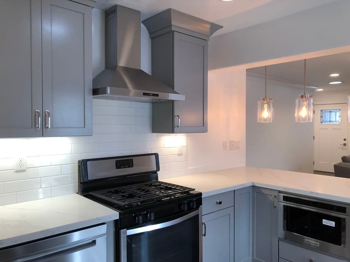 Home in East Palo Alto · ★4.92 · 4 bedrooms · 4 beds · 2 baths - Image 16
