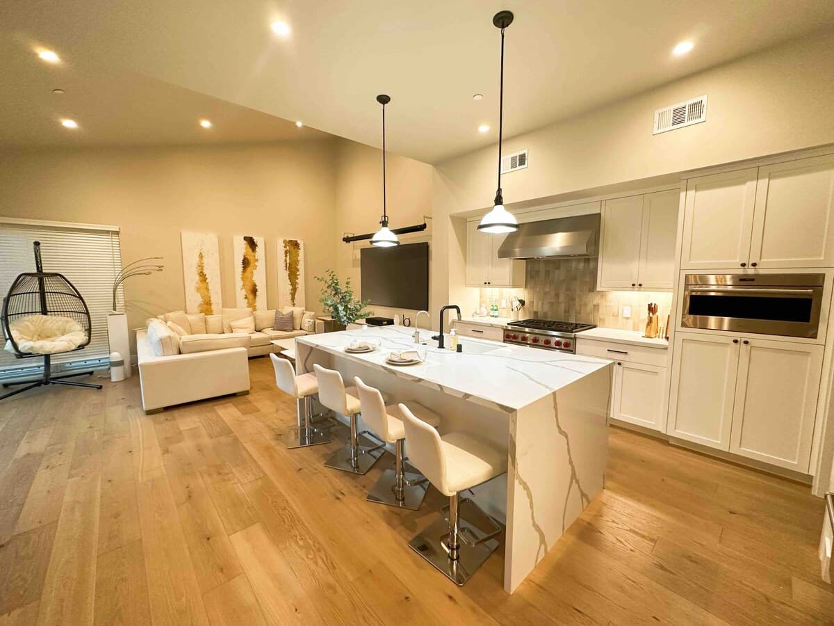 2021 Luxury Home, Private Baths, Silicon Valley - Photo 3