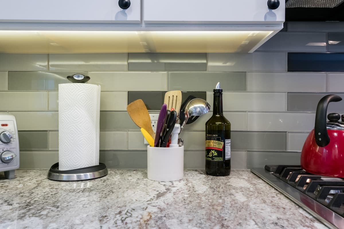 Guesthouse in Menlo Park · ★4.93 · 1 bedroom · 1 bed · 1 bath - Image 13