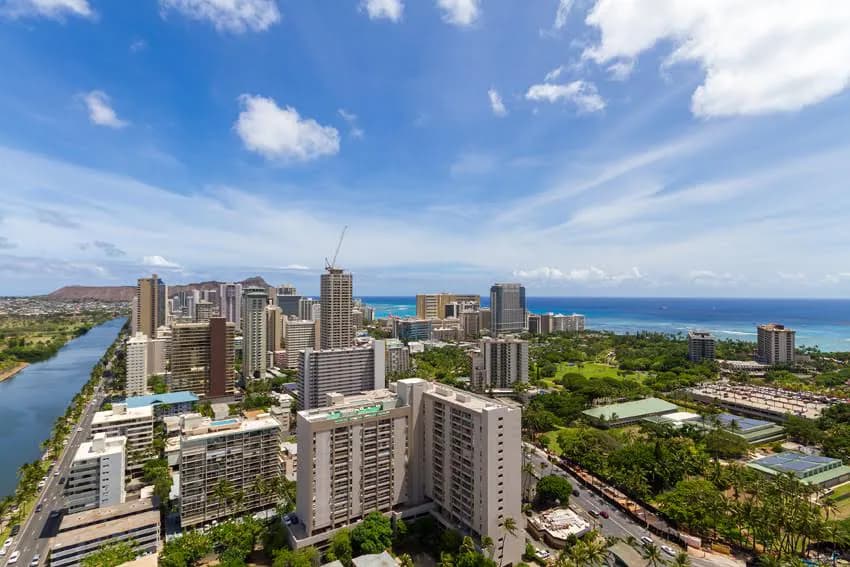 Condo in Honolulu · ★4.65 · Studio · 1 bed · 1 shared bath - Image 11