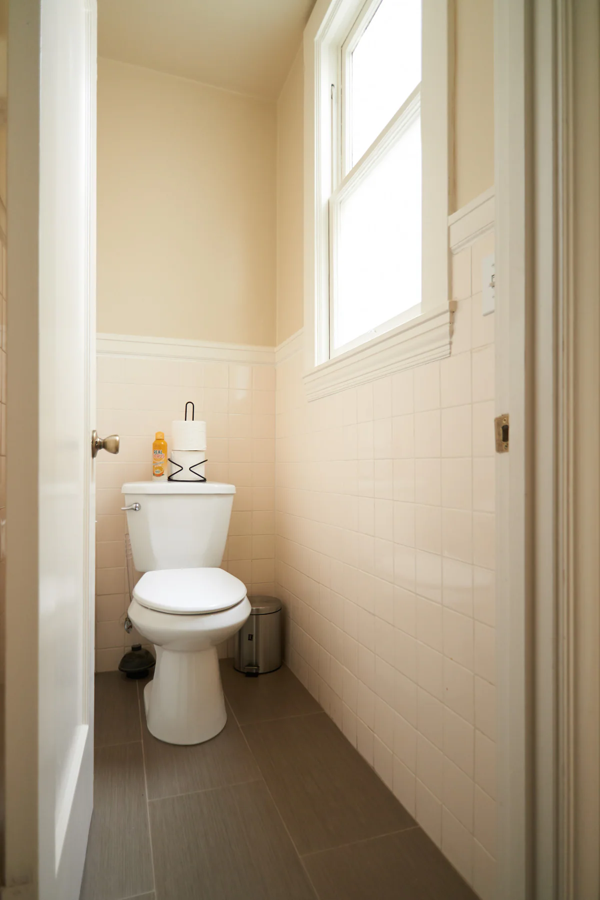 Camera-Free Sunset Flat with Private Entry - Photo 18