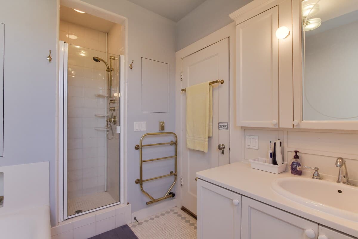 Arts & Crafts Home, Huge Garden, Prime SF - Photo 22