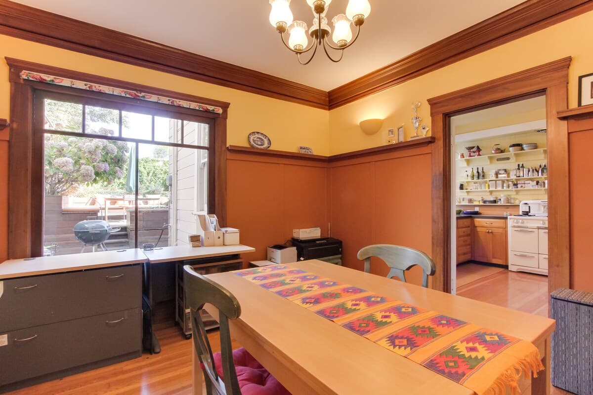 Arts & Crafts Home, Huge Garden, Prime SF - Photo 10