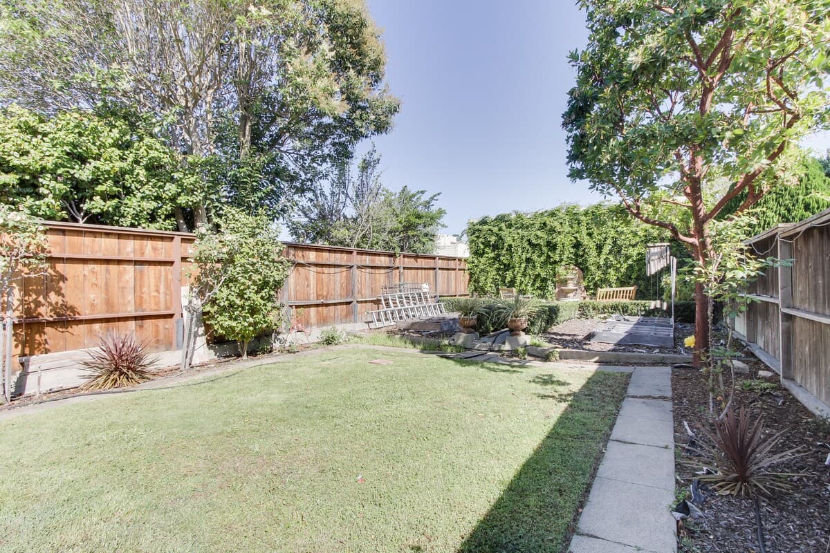 Arts & Crafts Home, Huge Garden, Prime SF - Photo 31