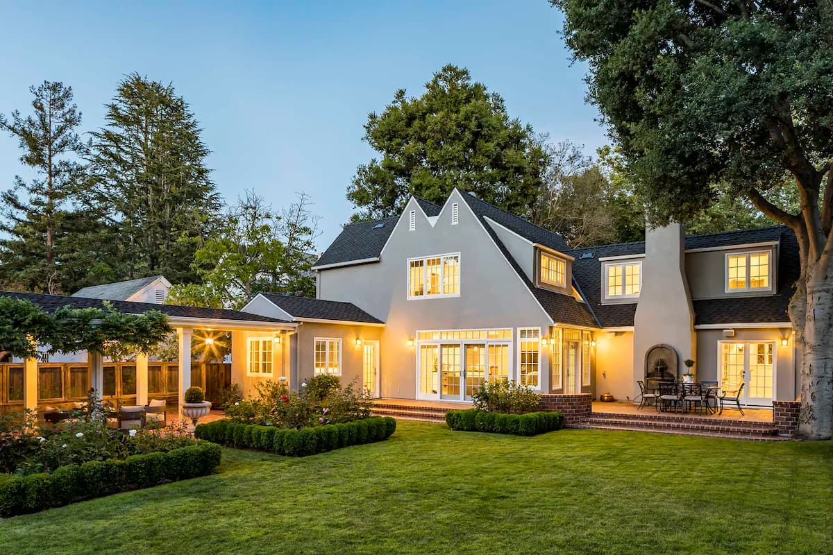 Home in Palo Alto · ★5.0 · 4 bedrooms · 4 beds · 3 baths - Image 1