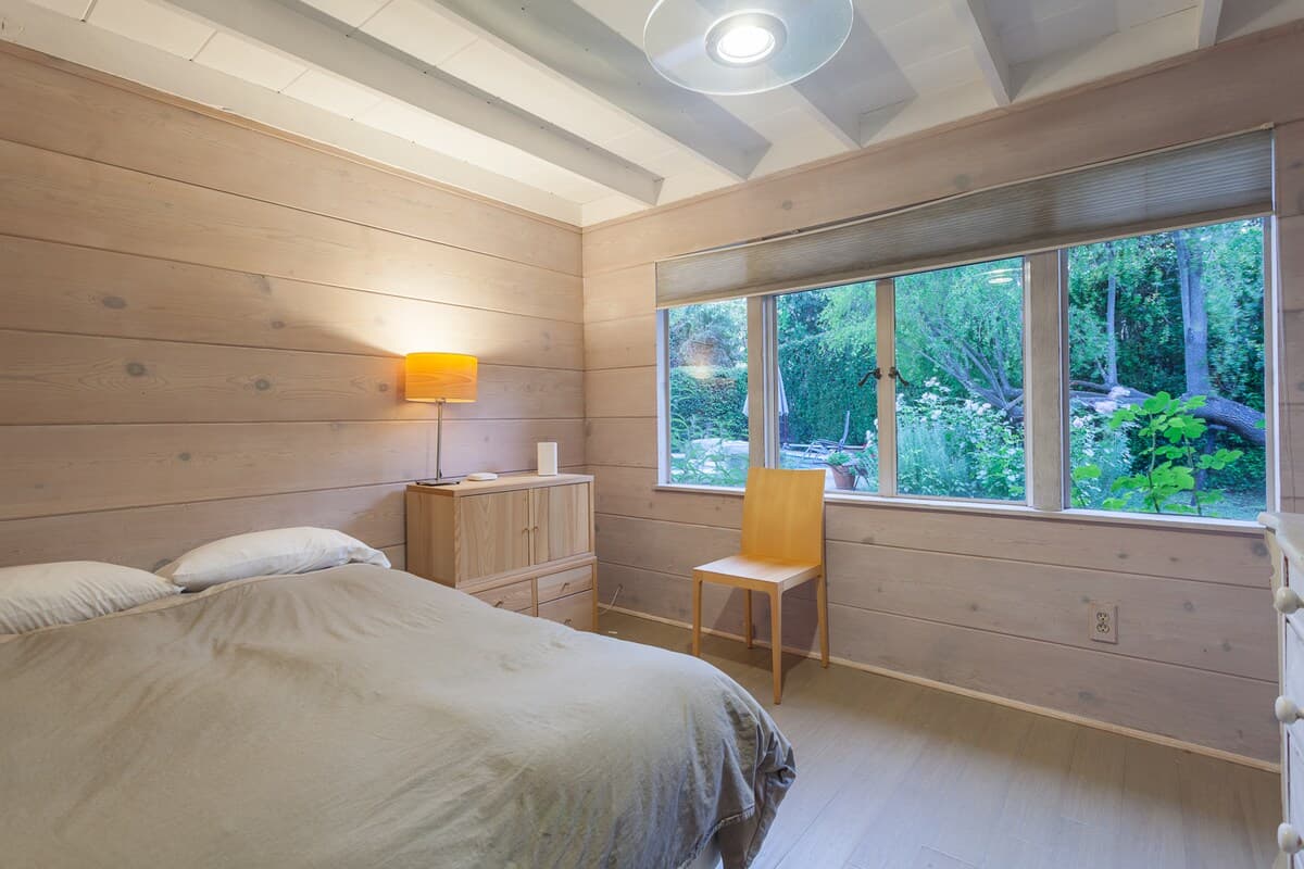 Home in Palo Alto · ★4.95 · 4 bedrooms · 5 beds · 3 baths - Image 12