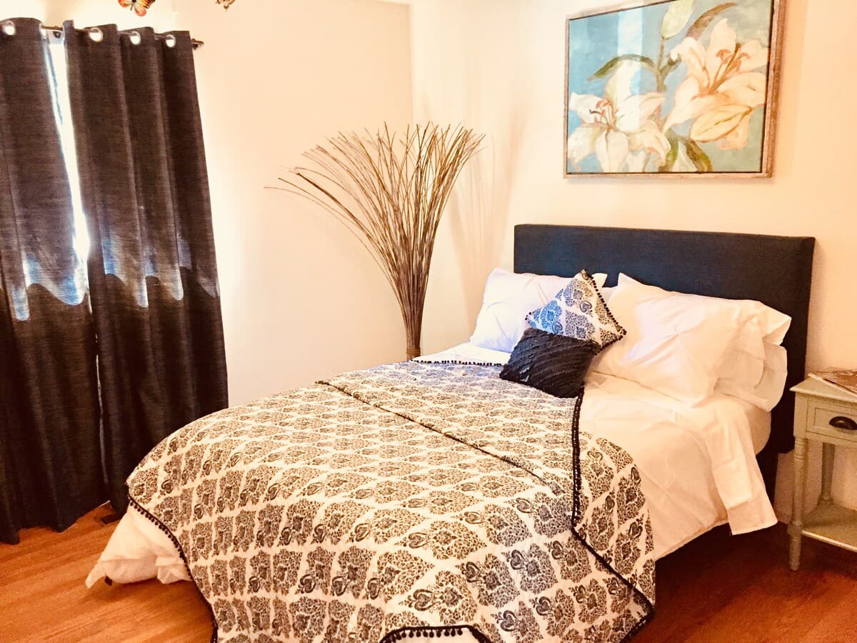 Home in Los Altos · ★4.36 · 5 bedrooms · 5 beds · 3.5 baths - Image 10