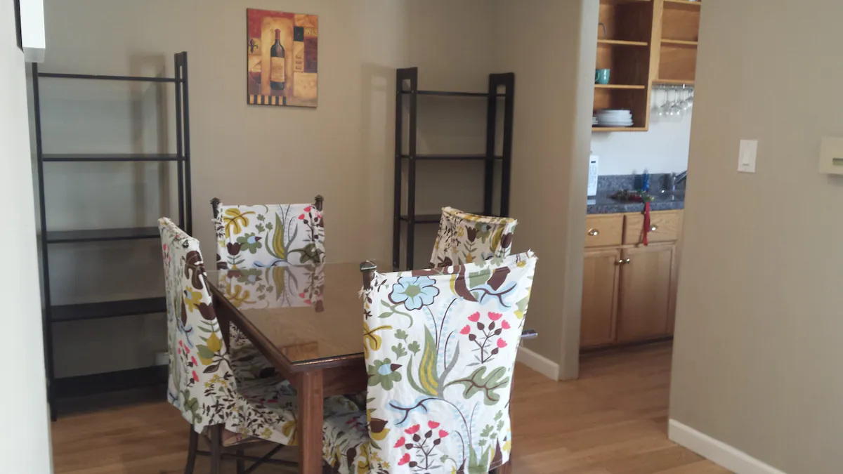 Home in Palo Alto · ★4.16 · 2 bedrooms · 3 beds · 1.5 baths - Image 6