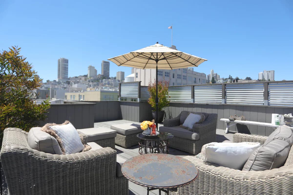 Bay View Condo with Private Roof Deck Near Wharf - Photo 29
