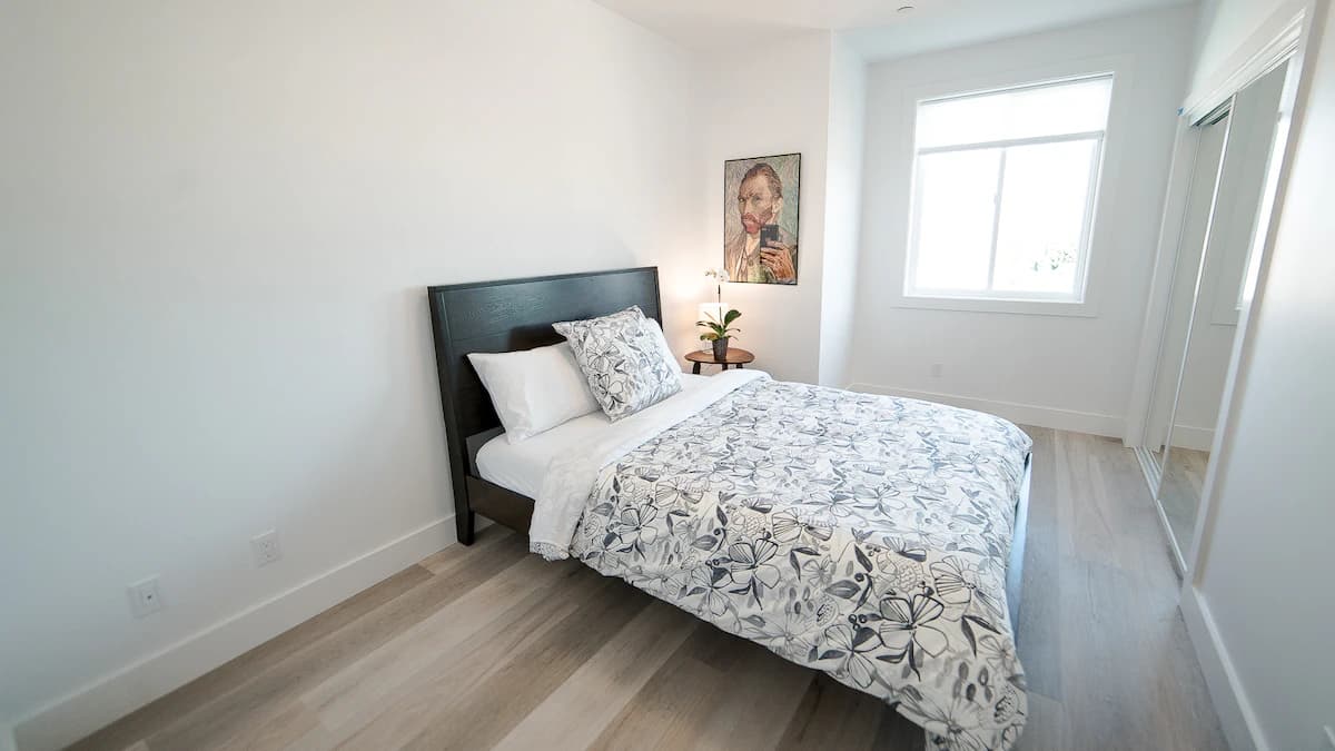 Home in Daly City · ★4.87 · 5 bedrooms · 8 beds · 3 baths - Image 21