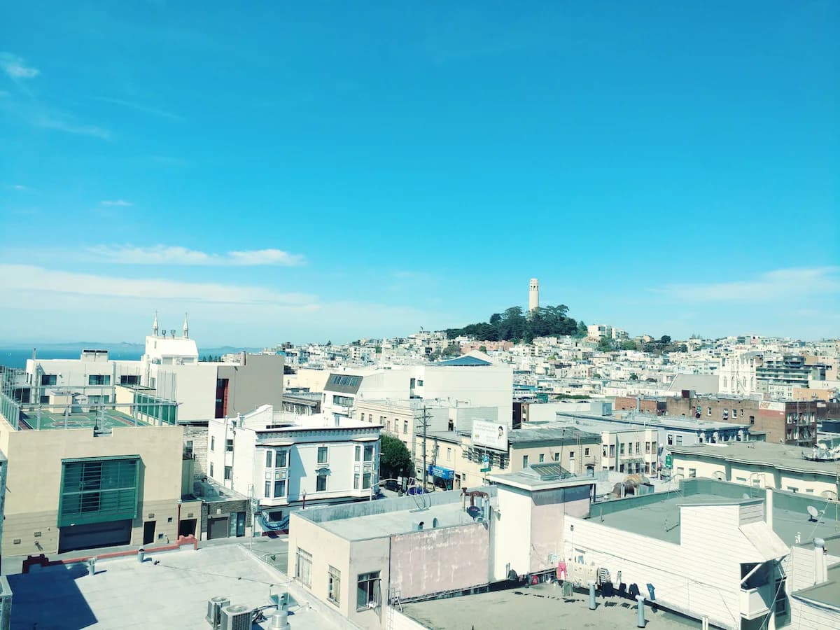 Beautiful Nob Hill Apartment with Perfect Location - Photo 14