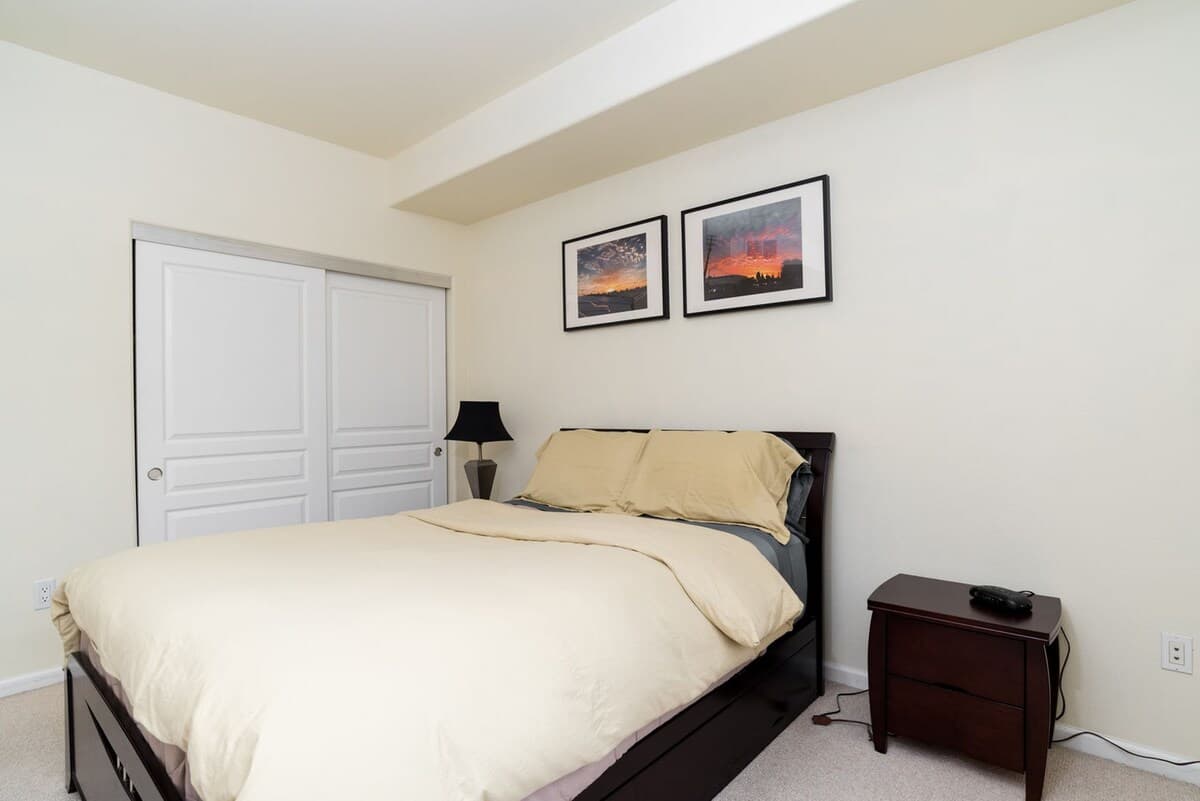Condo in Palo Alto · ★4.86 · 2 bedrooms · 2 beds · 2 baths - Image 9