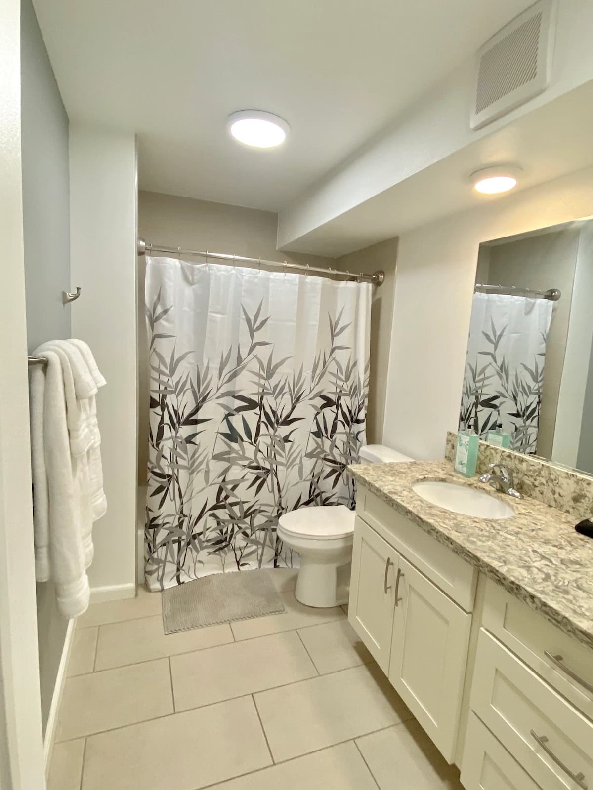 Condo in Honolulu · ★4.71 · 1 bedroom · 2 beds · 1 bath - Image 8