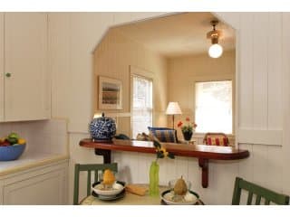 Downtown Private Home with Backyard - Image 29